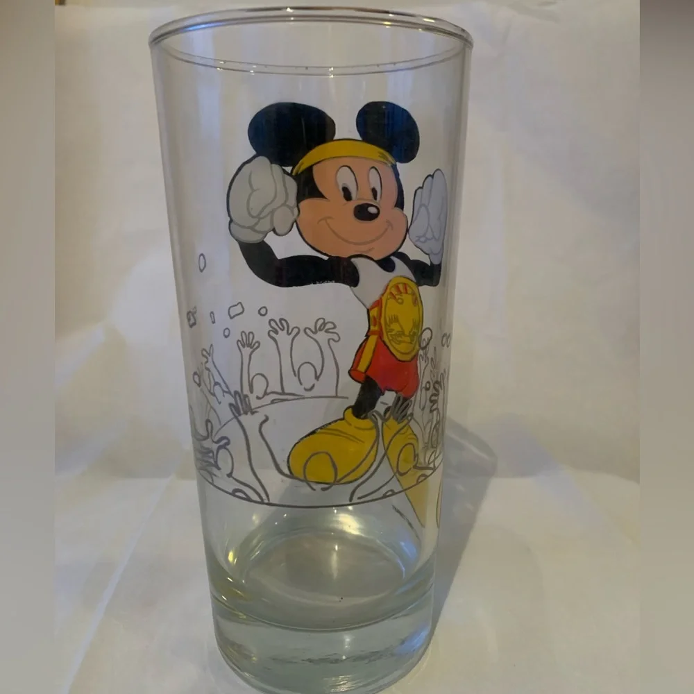 Vintage Mickey Mouse Olympic Winner Wrestler Walt Disney Company Glass - Picture 7 of 9